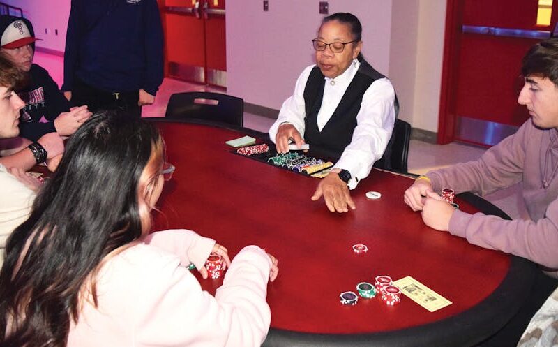 SU Kicks off Homecoming Weekend with Casino Night